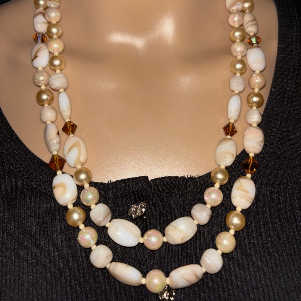 Elegant Cream and Gold Beaded Necklace